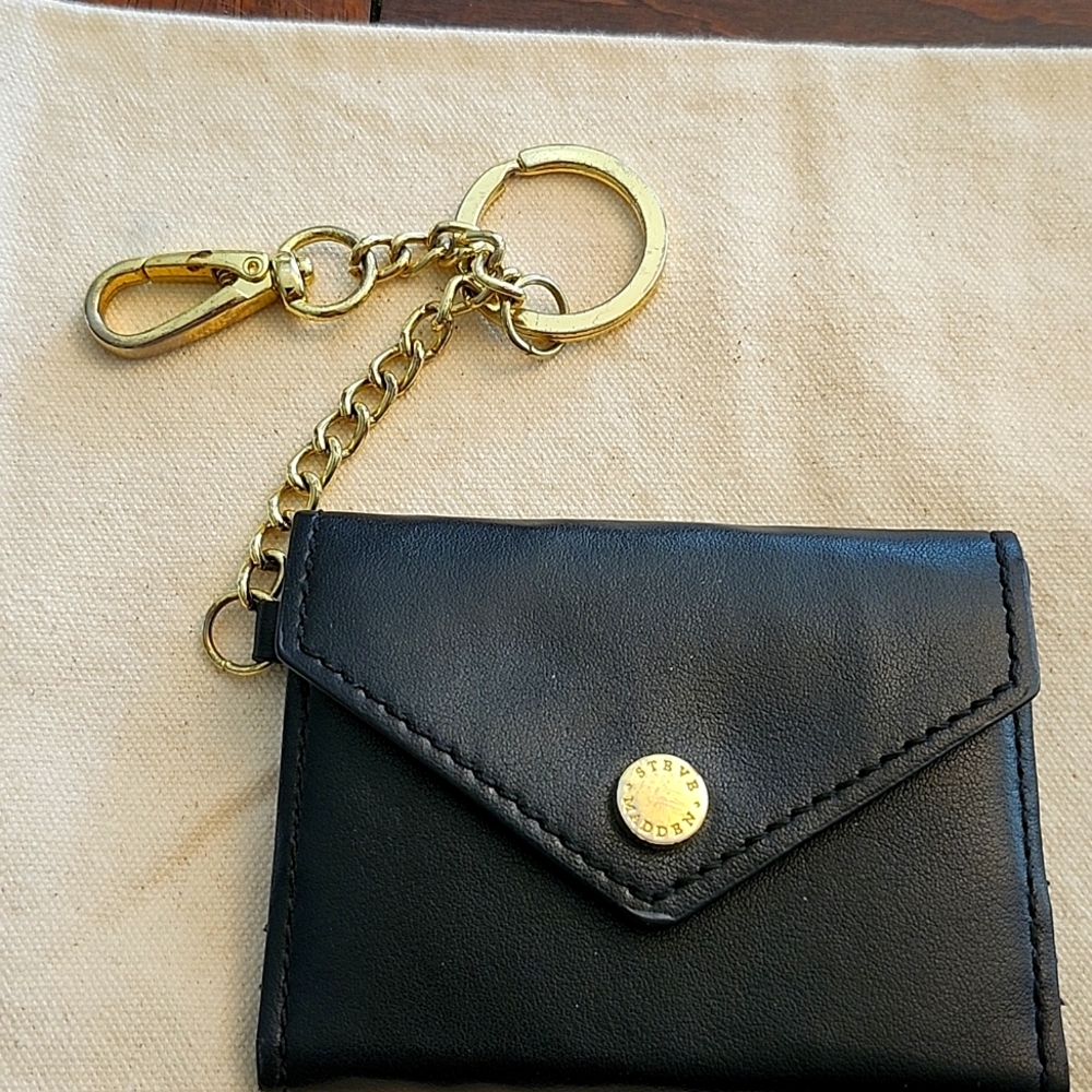 Steve madden key chain credit card holder/ license. Like new 4x3"
